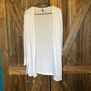 White cardigan w skits on sides